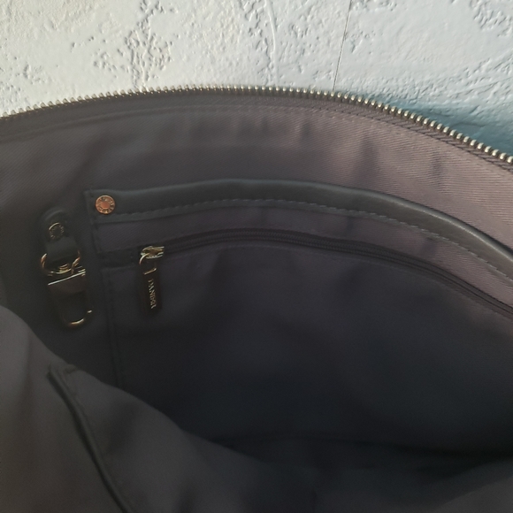 Danier leather handbag - Picture 3 of 3